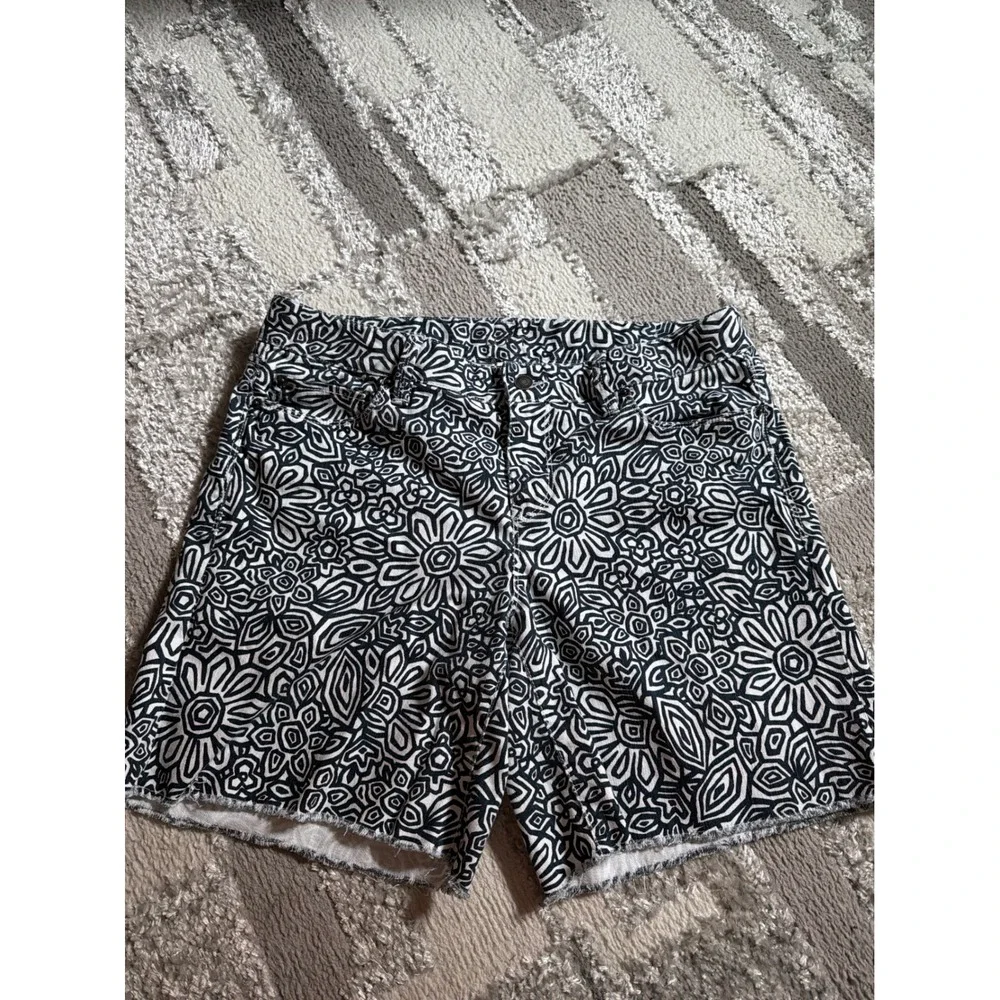 Loft Navy White Geometric Floral Denim Shorts Raw Hem Size 10 5 Inch Inseam
